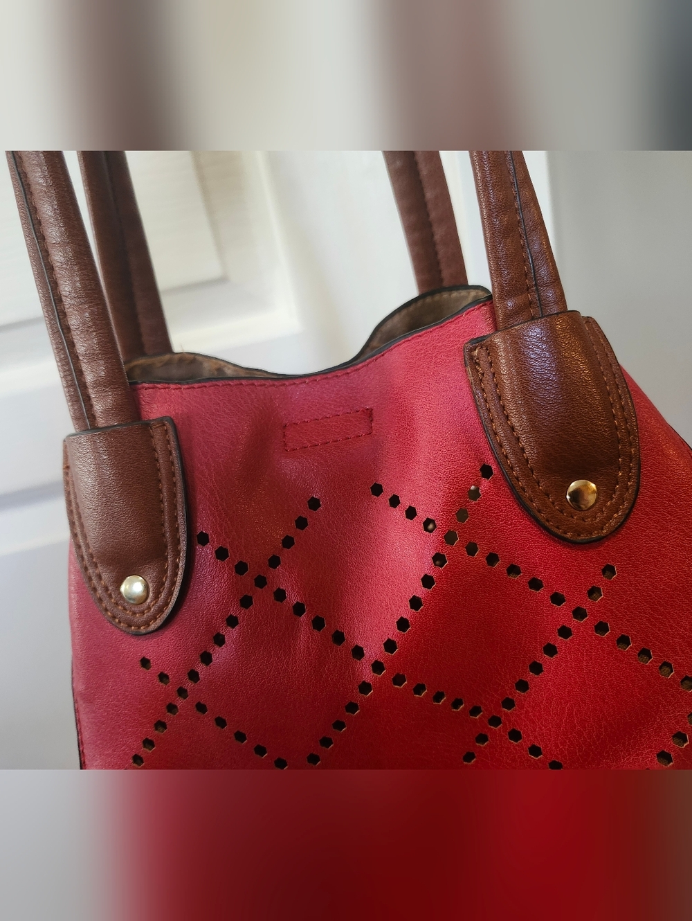 Louenhide Bermuda Handbag In Raspberry. - Picture 9 of 13